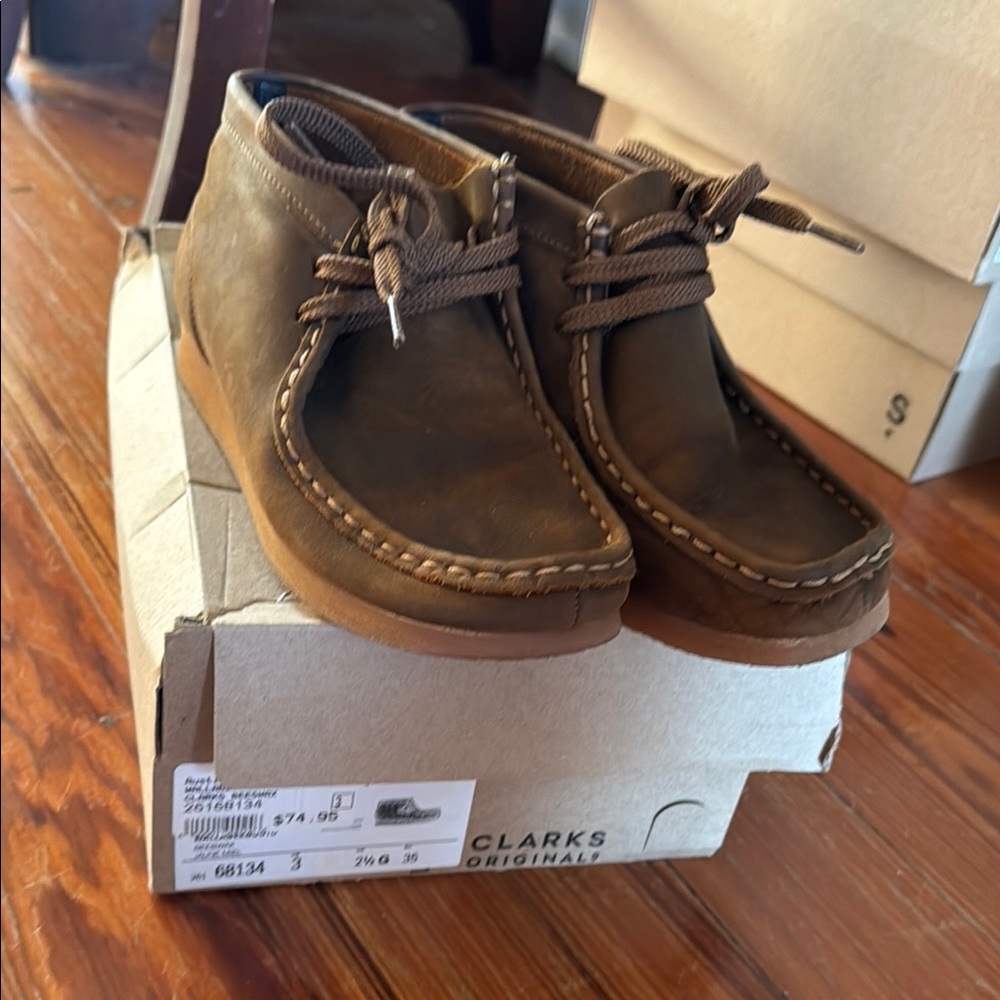 Clarks Brown Leather wallabee boot Beeswax